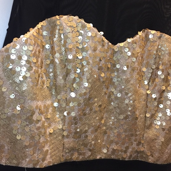 Black and gold dress - Picture 7 of 8